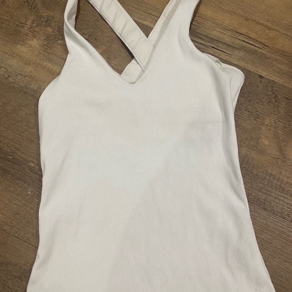 Alo elevate tank - Picture 4 of 4